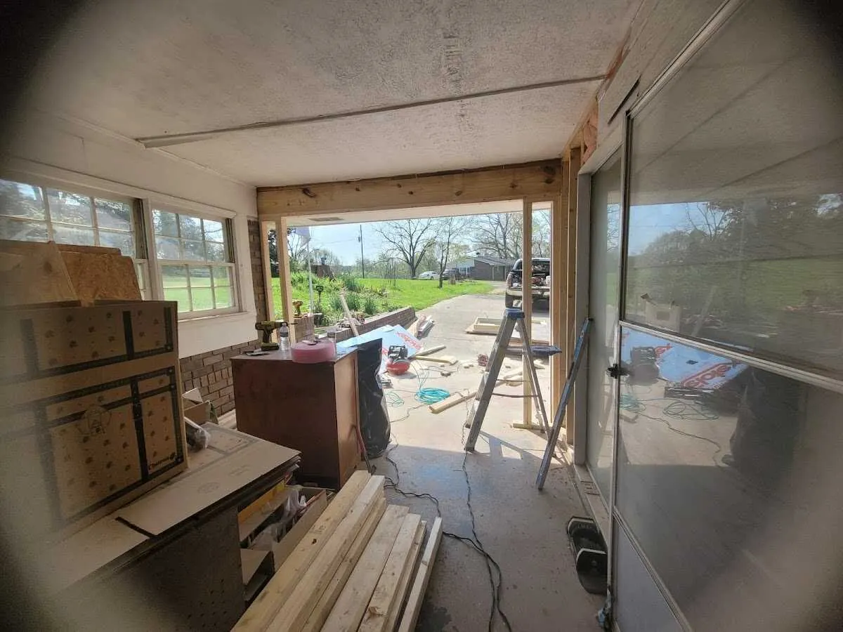 Air movers and dehumidifier for Water Mitigation Services in Maumelle